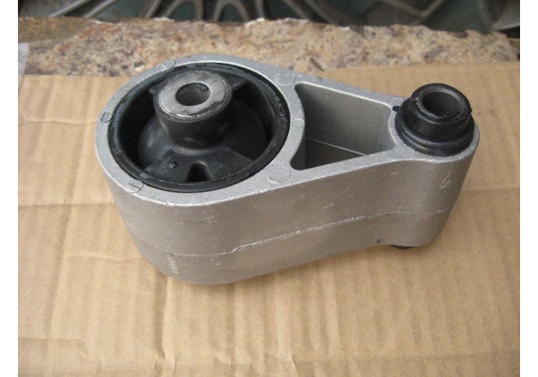 подушка, опора двигуна задня Renault Master II 1.9, 2.2, 2.5 dci, 2.5 d, 2.8 dti, 7700308756
